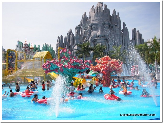 Suoi Tien Theme Park in Ho Chi Minh City - Living Outside of the Box ...